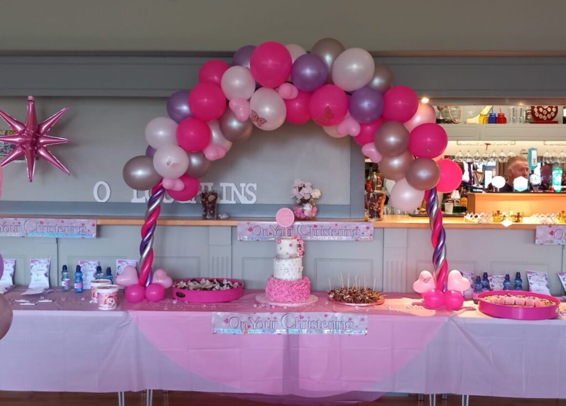 table balloon arch